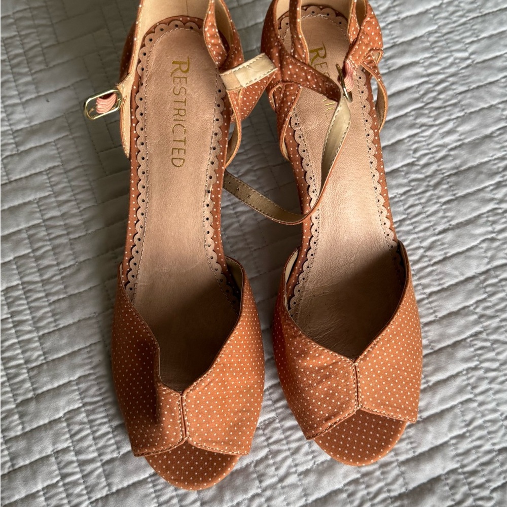 Restricted Women's Polka Dot Brown Peep-Toe Sandals